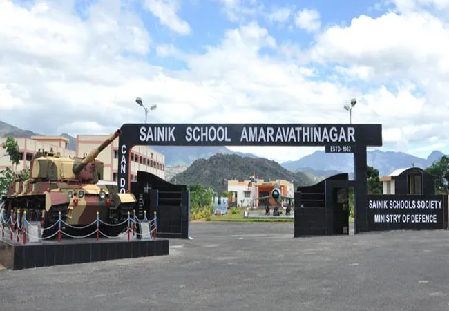 MINISTRY OF DEFENCE SAINIK SCHOOLS GIRLS ADMISSION ALLOWED UNION GOVERNMENT DECISION 